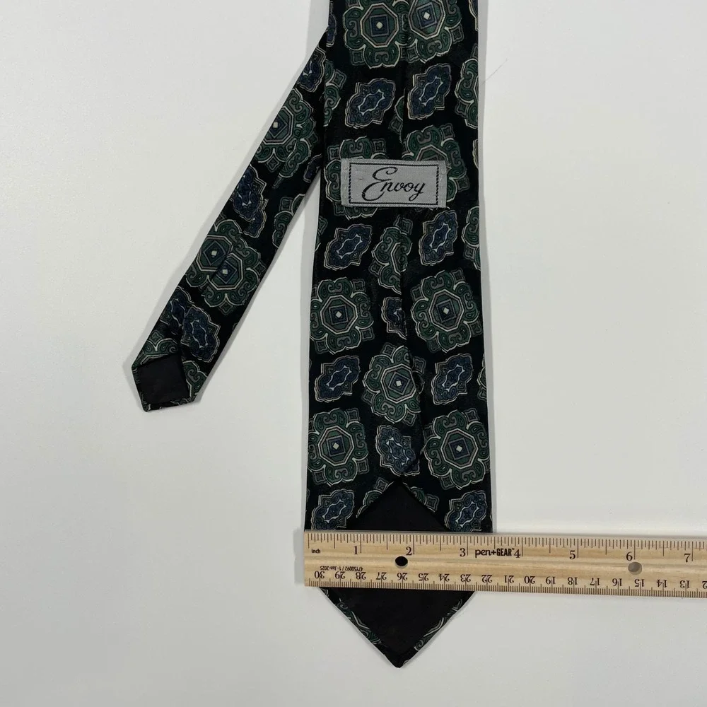 Envoy Black Green Geometric Medallion Silk Necktie Mens OS
